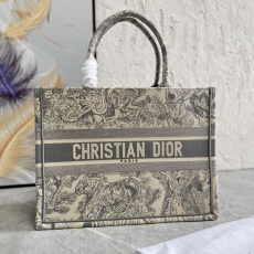 Christian Dior Shopping Bags